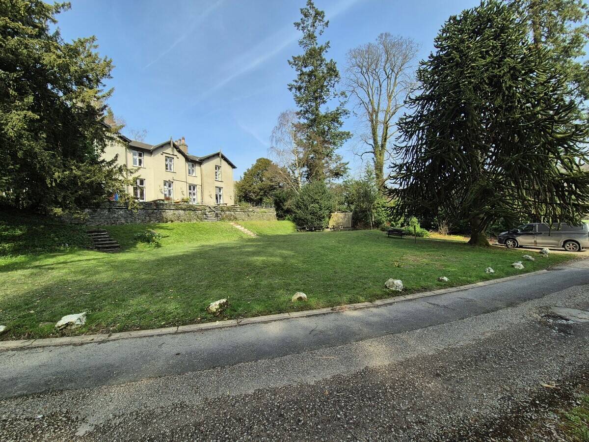 YHA HOLLY HOW (CONISTON) - TEN BEDROOM COUNTRY HOUSE HOSTEL & DETACHED HOUSE LOCATED IN STUNNING LAK