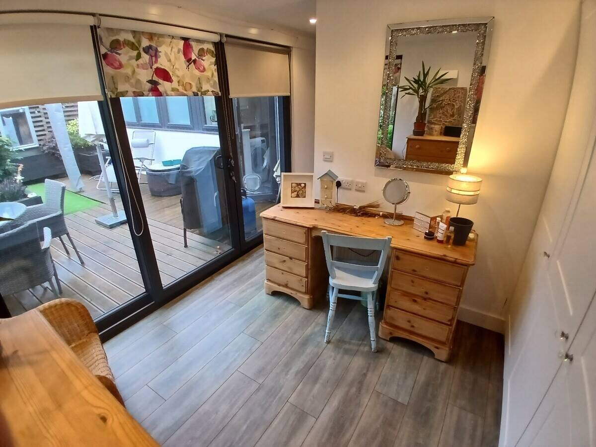 Immaculate Home with Income, Granny annex / letting unit or larger family home. Photo 14