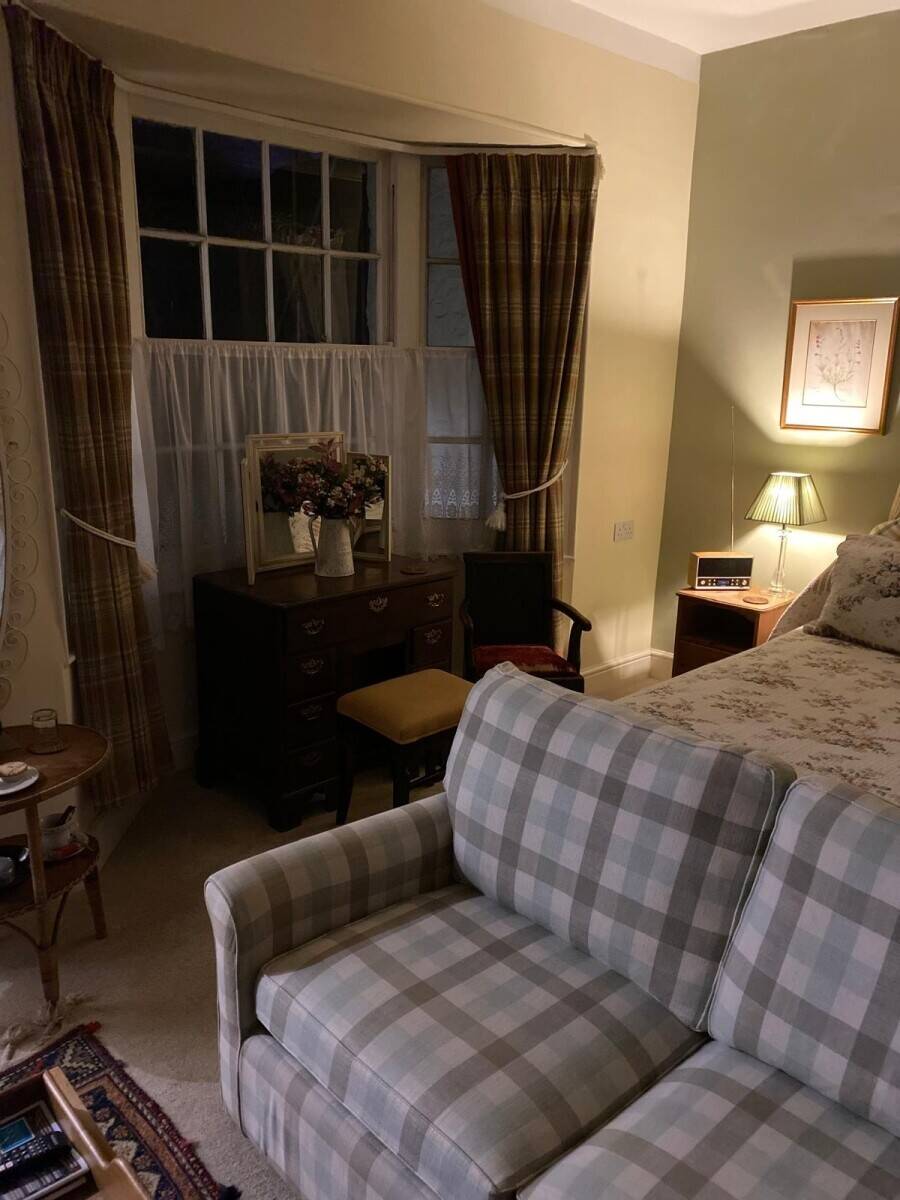 DEVON - B&B AND BISTRO IN CENTRE OF PICTURESQUE SOUTH HAMS HARBOUR TOWN Photo 14