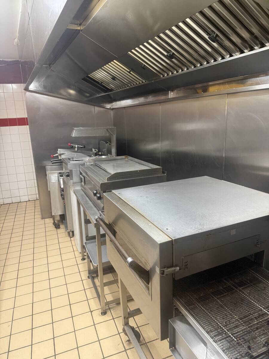 Pizza and Fried Chicken , Butgers Takeaway shop for sale in Saint Neots , Cambridgeshire