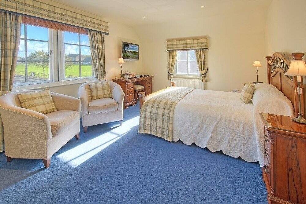 Established 10-Bedroom Hotel in lovely Scottish Borders Village For Sale