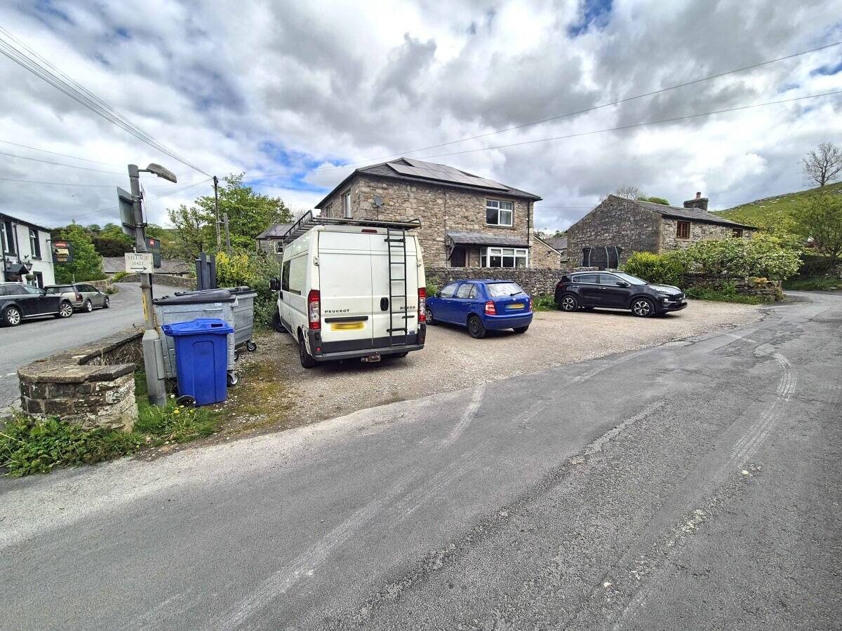 NORTH YORKSHIRE - COUNTRY PUB IN THE HEART OF THE YORKSHIRE DALES OFFERING LETTING ACCOMMODATION Photo 14