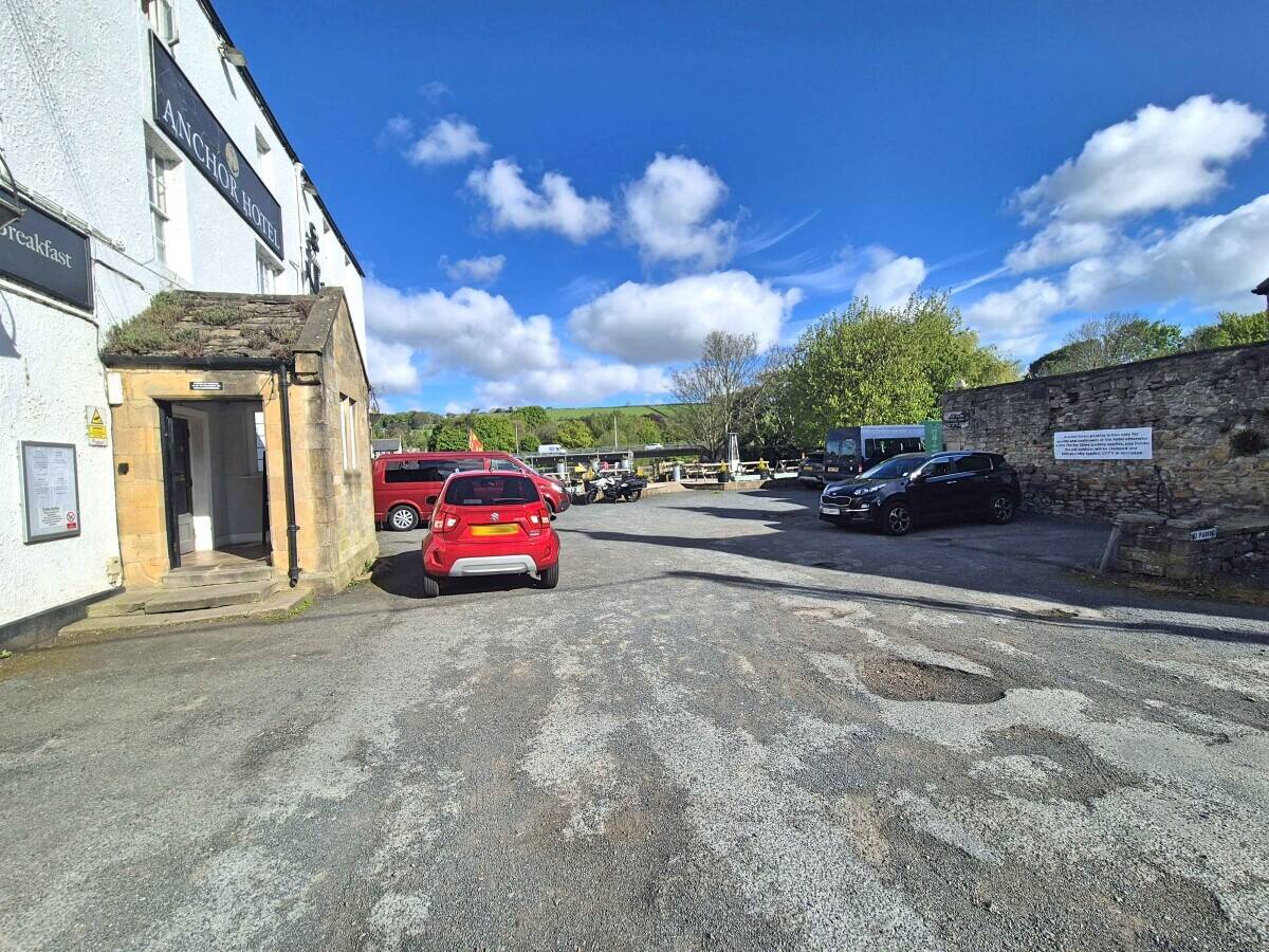 NORTHUMBERLAND - HISTORIC NINE BEDROOM HOTEL, BAR AND RESTAURANT IN SCENIC VILLAGE LOCATION