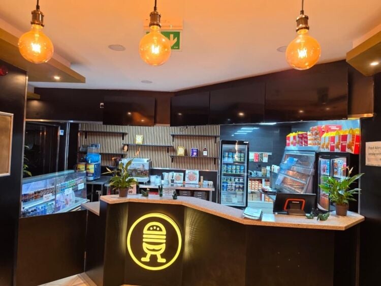 Leasehold Fast Food Takeaway Located In Castle Bromwich, Birmingham