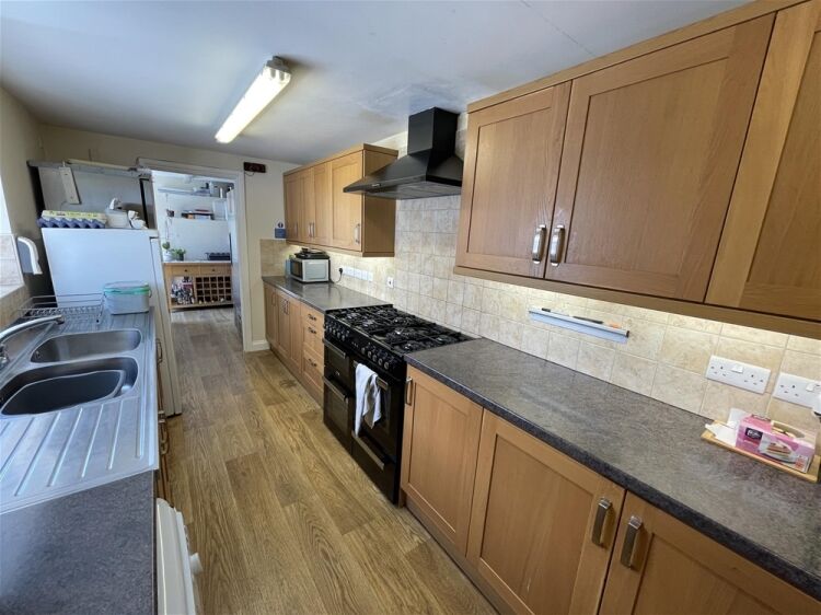 5- Star Gold Award Boutique B&B in the English Riveria For Sale in Torquay Photo 14