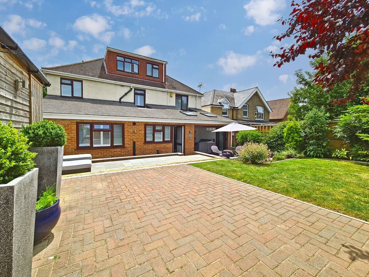 Stunning 7 bedroom Bed & Breakfast in the beautiful city of Canterbury plus private self contained owner accommodation