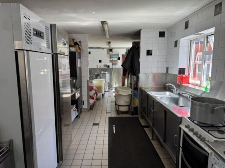 Leasehold Fish & Chip Takeaway Located In Quarry Bank, Brierley Hill Photo 14