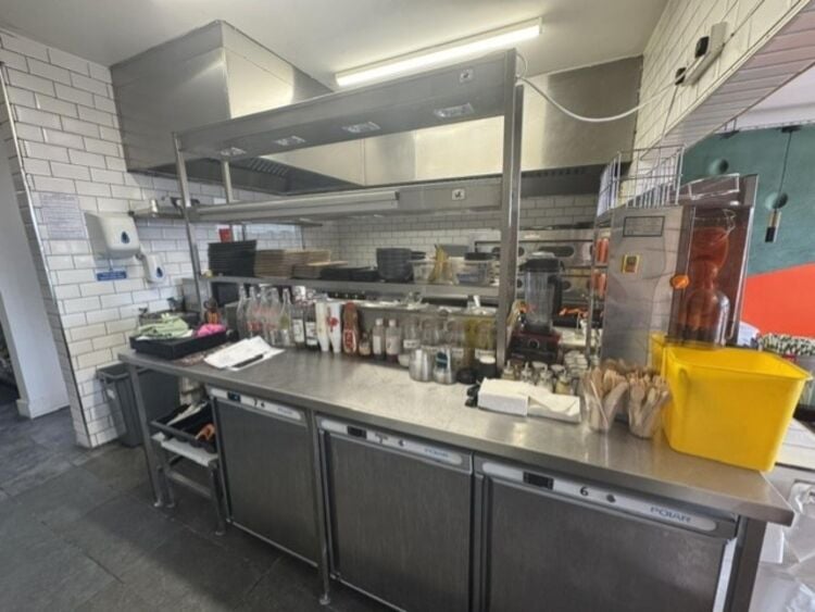 Leasehold Takeaway Located In Olton, Solihull Photo 14