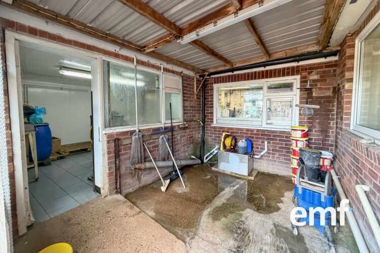 Popular Seaside Freehold Fish & Chip Shop & Restaurant Photo 14