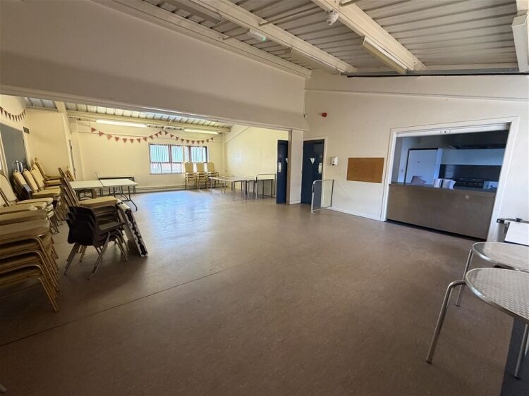 Vacant Unit For Sale in Leeds