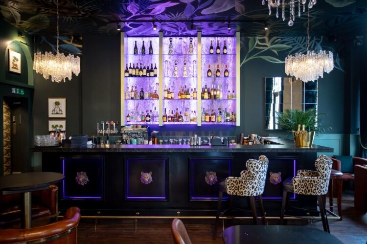 Leasehold Cocktail Lounge & Kitchen Located In Leamington Spa