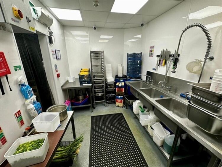 LEASEHOLD CHINESE/ASIAN STREET BRANDED RESTAURANT & TAKEAWAY BUSINESS
TREMENDOUS FRANCHISE OPPORTUNITY Photo 14