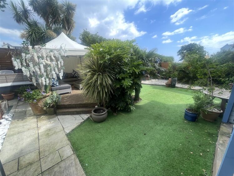 Seaside Town 19-Bed HMO with Extensive Owners Accommodation For Sale in Paignton Photo 14