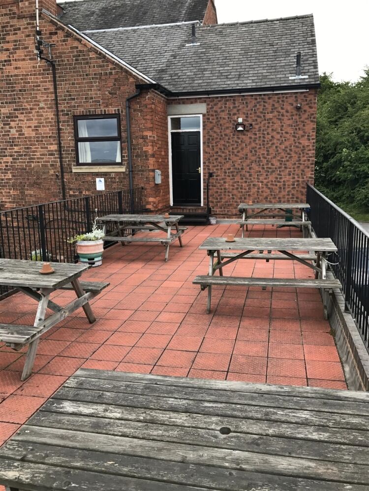 FREEHOLD VILLAGE PUBLIC HOUSE IN NOTTINGHAMSHIRE