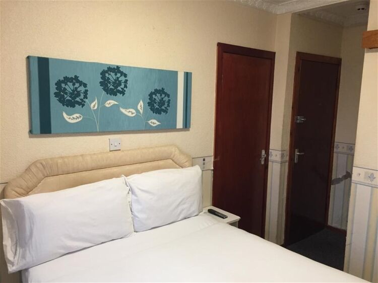LICENSED FREEHOLD BED & BREAKFAST GUEST HOUSE IN BLACKPOOL