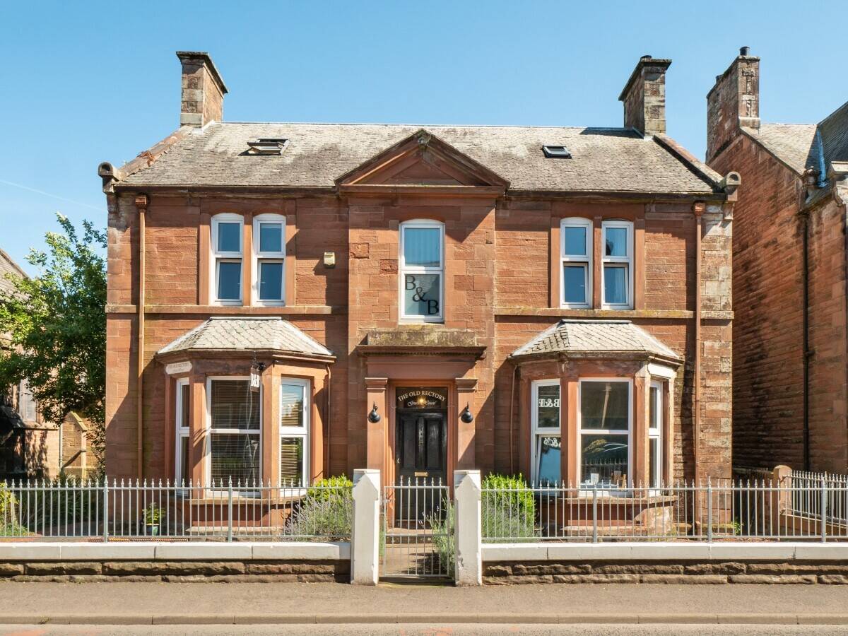 Popular Victorian Guest House in Annan Photo 15