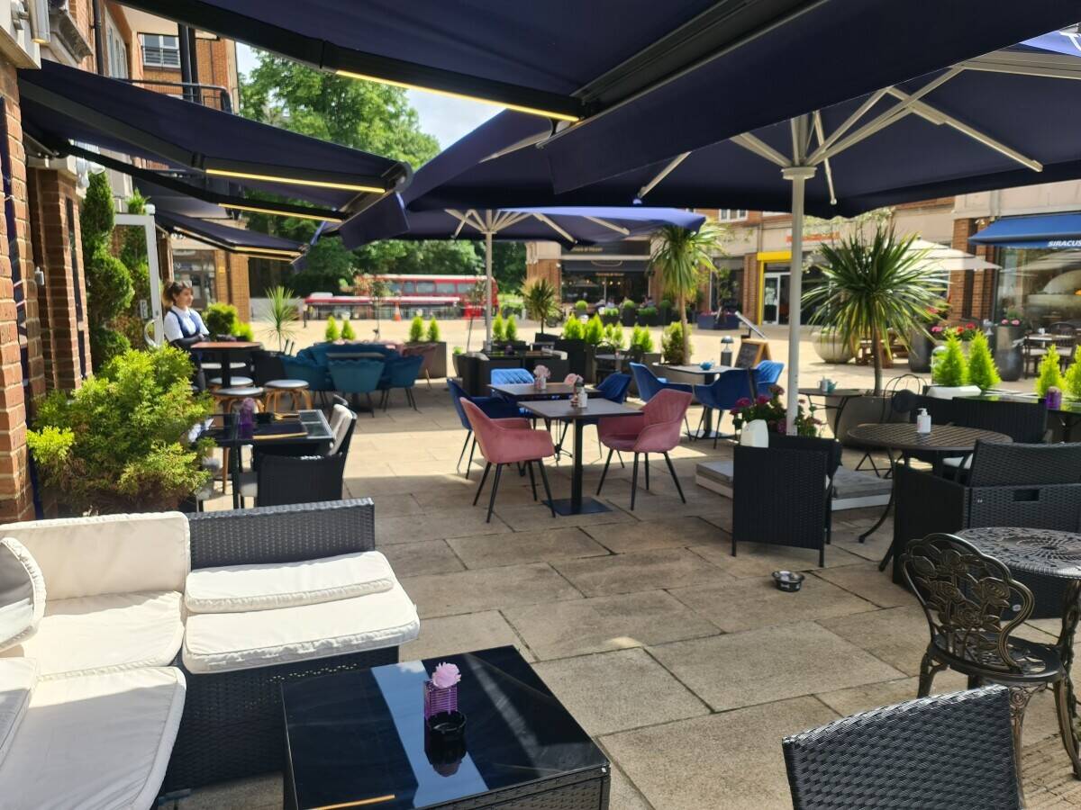 Leasehold Bistro & Bar for Sale , Open for Partnership