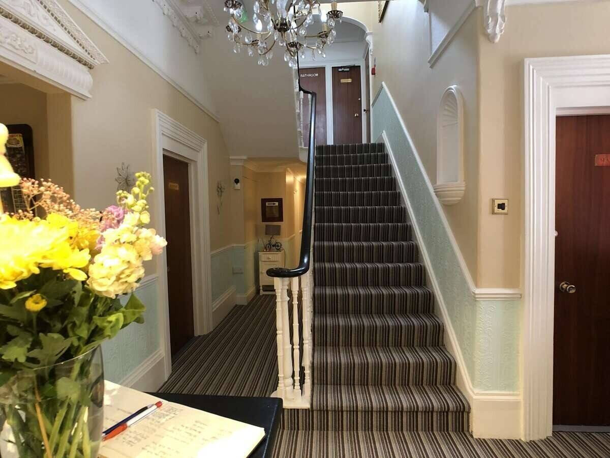 Beautiful guest house in Torquay for sale