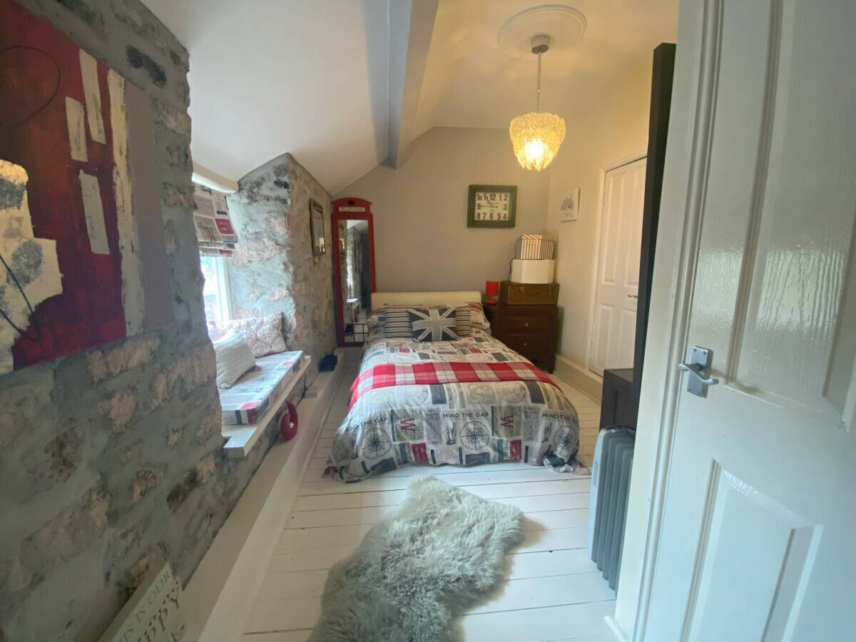 DENBIGHSHIRE – PICTURESQUE 17TH CENTURY VILLAGE PUB & RESTAURANT Photo 15