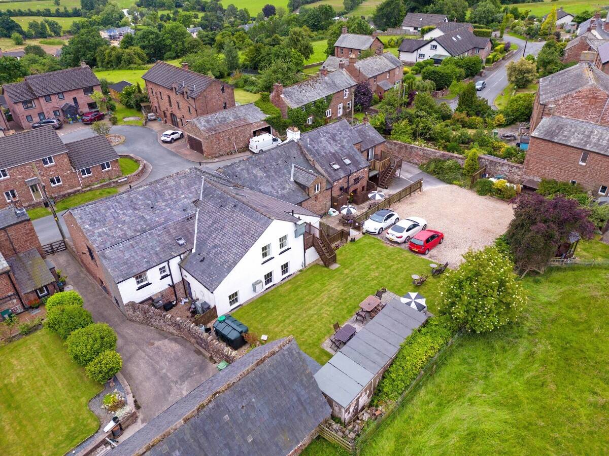 CUMBRIA - 17TH  INN LOCATED IN THE EDEN VALLEY