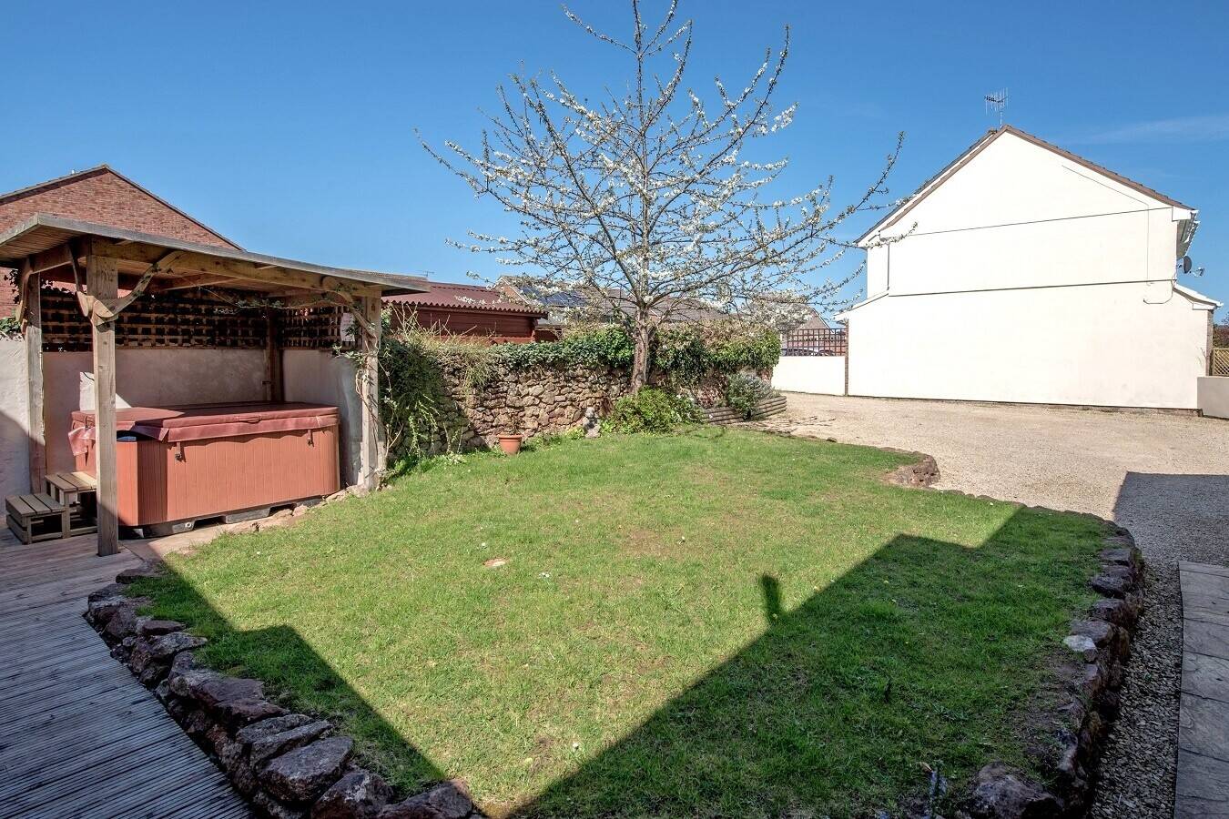Impressive & Refurbished Bed & Breakfast/Holiday Let, With Full Residential Planning Consent Photo 15