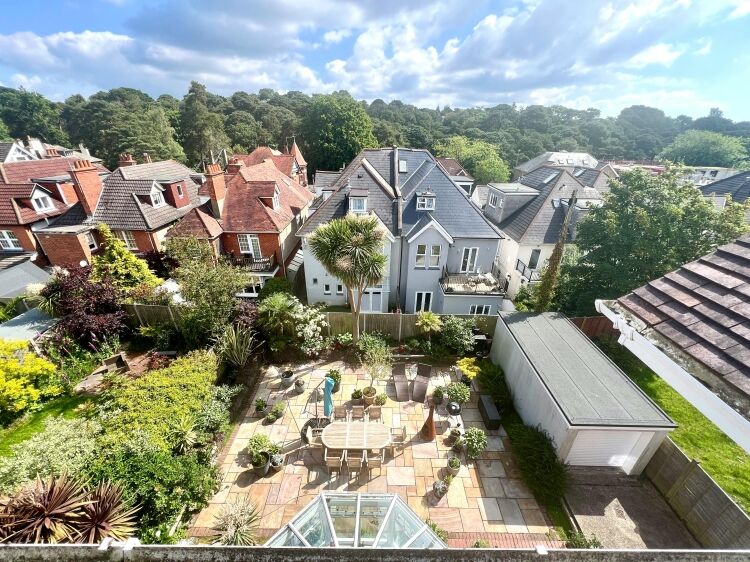 High Quality Home & Income Self-Catering Holiday Letting Business in Much Sought-After Alum Chine Photo 15