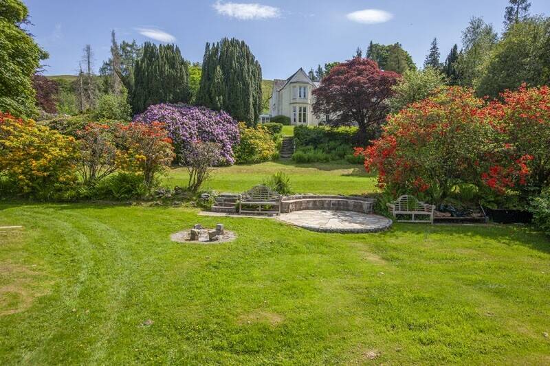 Self catering business with delightful owners flat on the banks of Loch Awe in Argyll and Bute Photo 15