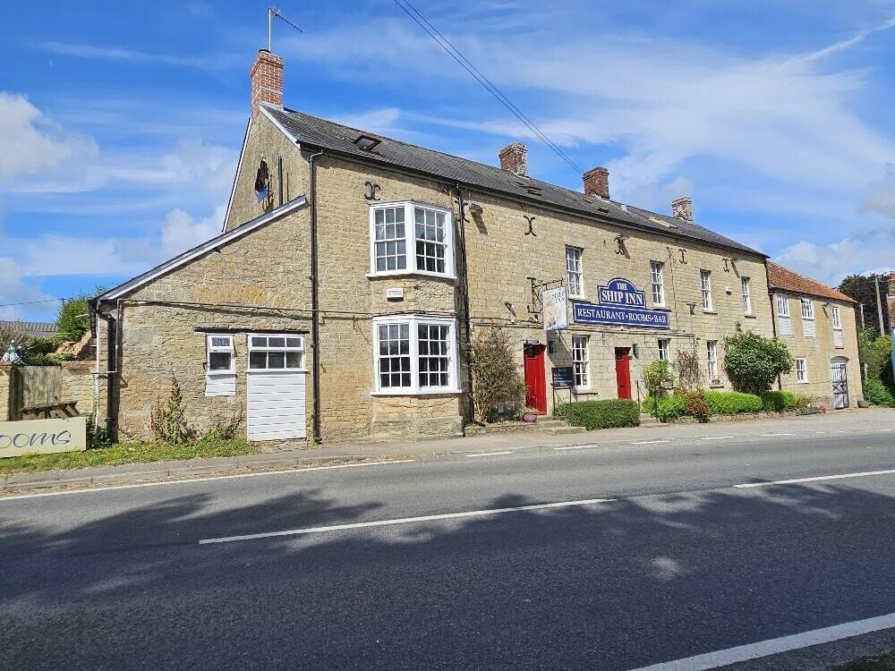 Impressive Dorset Village Inn With Up To 6 Ensuite Letting Rooms & 4 Bedroom Owners Accommodation Photo 15