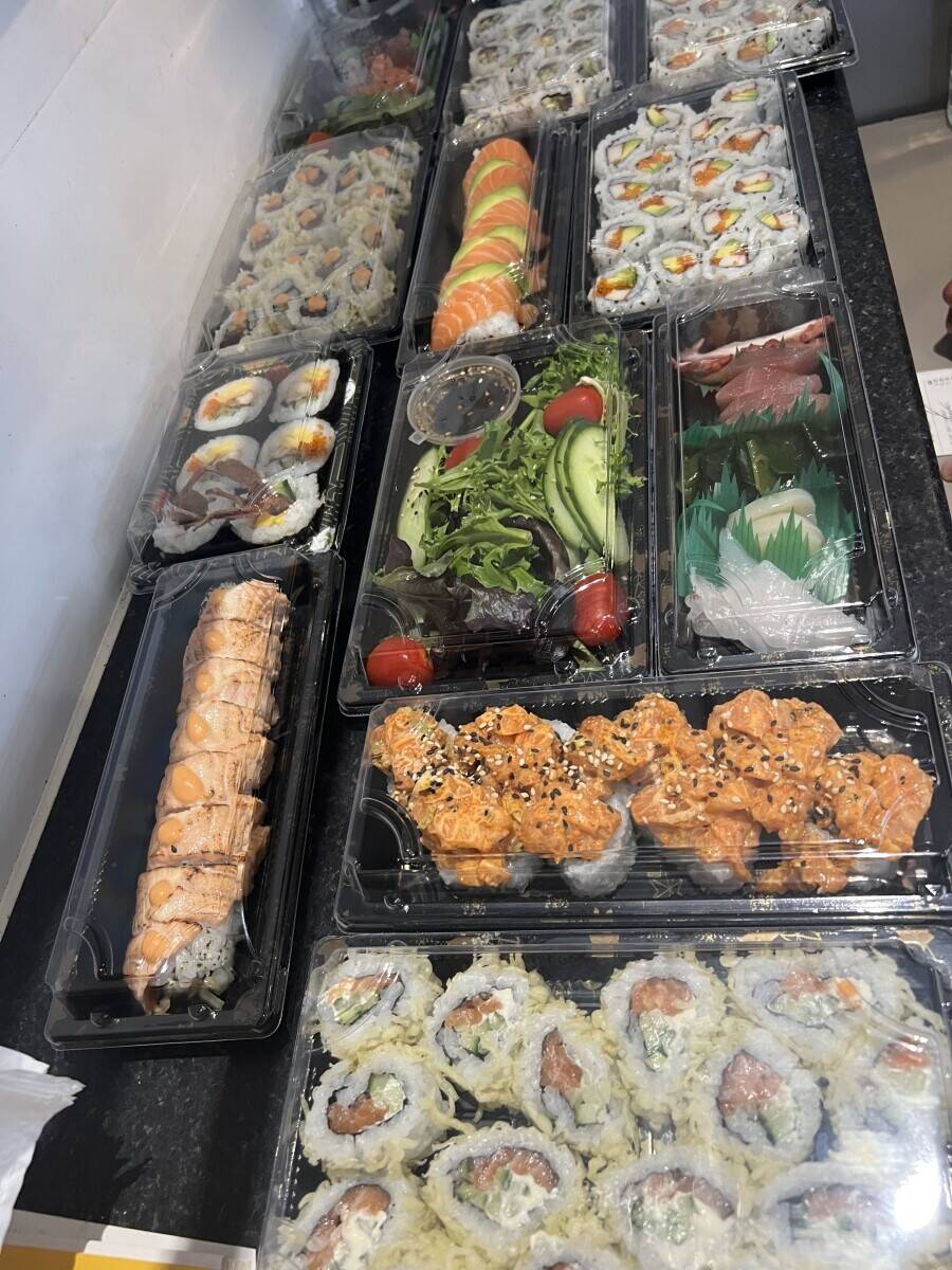 Japanese restaurant take away in Walton on Thames Photo 15