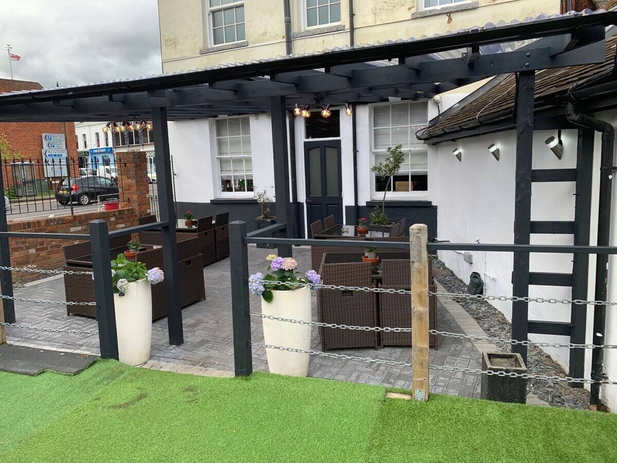 Free house pub with restaurant and four onsuit bedrooms