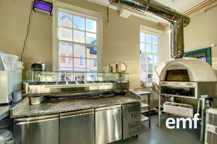 Pizza Restaurant, Bar & Takeaway