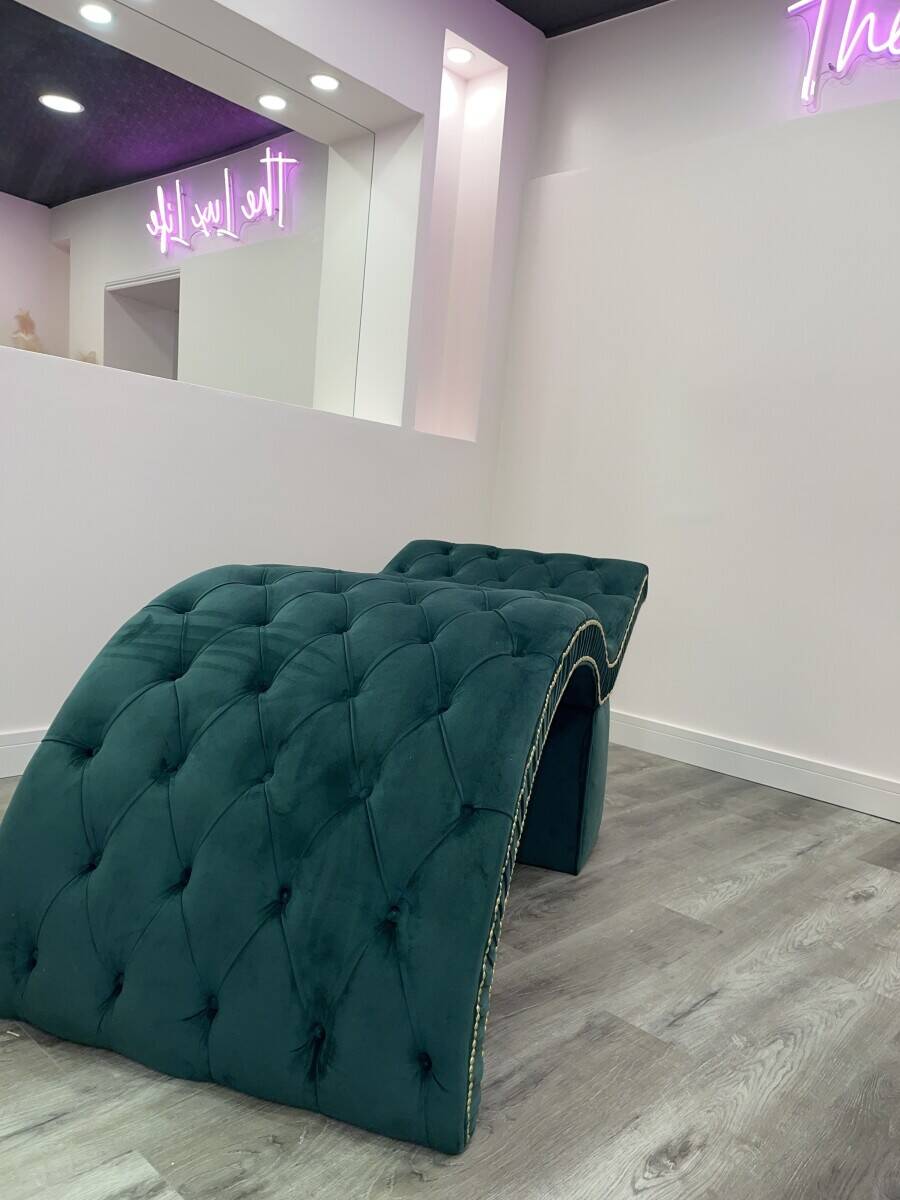 Luxury Beauty Salon for Sale near Cardiff City Centre Photo 15