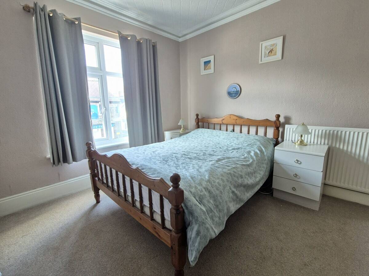 GWYNEDD - ESTABLISHED RESTAURANT, RETAIL UNIT AND THREE BEDROOM HOUSE AT THE FOOT OF YR WYDFFA (SNOW