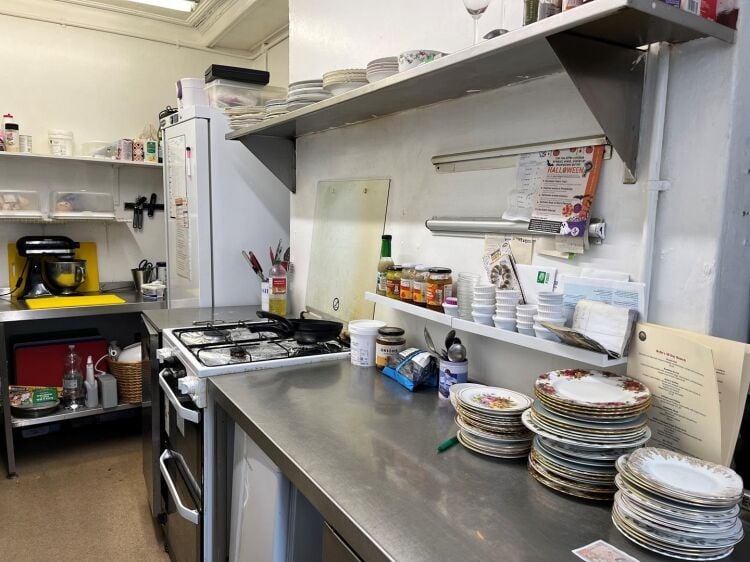 Leasehold Tearooms & Food Emporium Located In The Market Place, Warwick Town Centre Photo 15