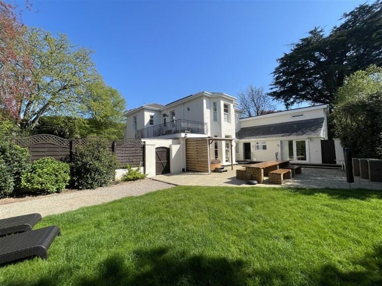 Detached 8-Bed Holiday Villa with Luxurious Owners Accommodation For Sale in Torquay