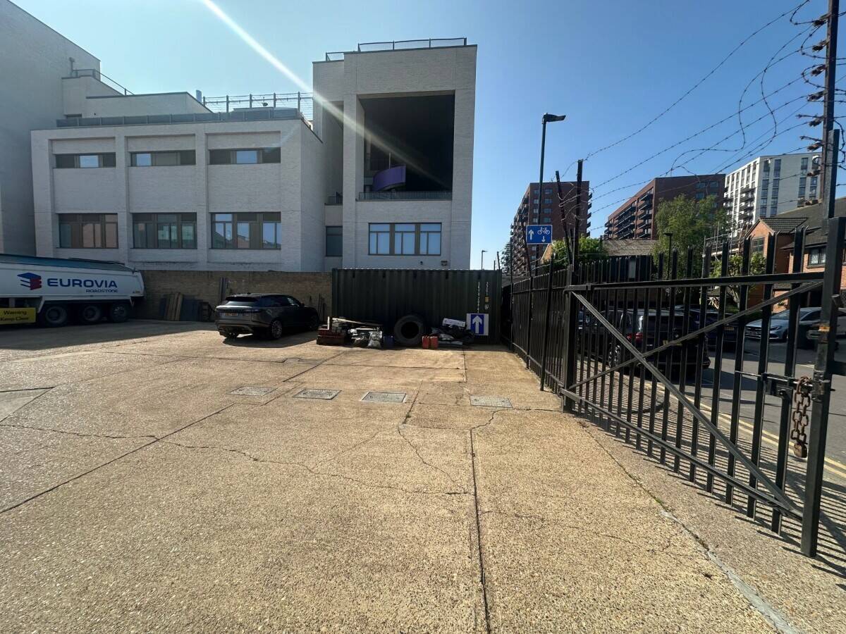 Rare Leasehold Opportunity B2 Light Industrial Unit
