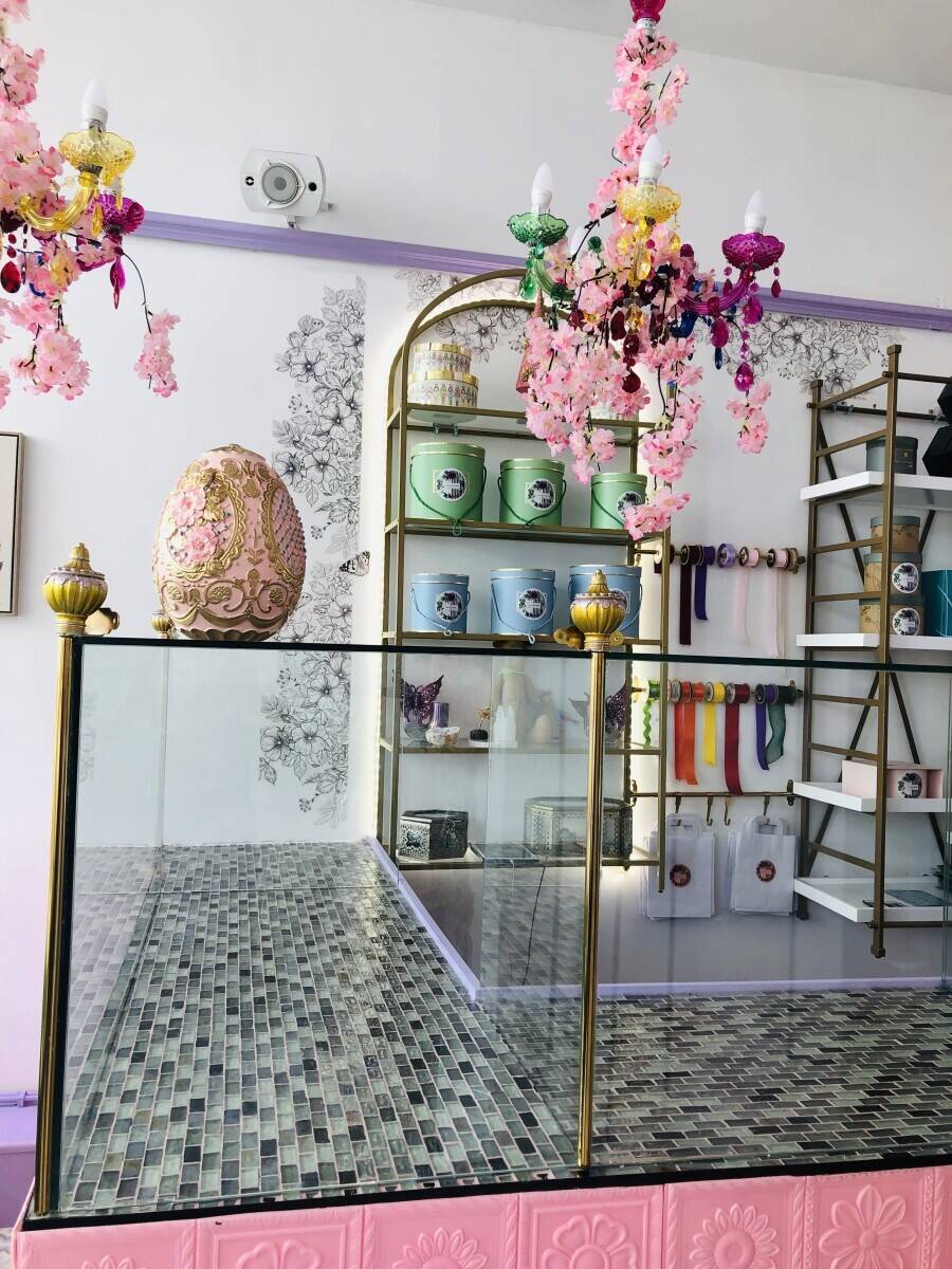 Exquisite boutique cafe for sale in St Martins area Leicester