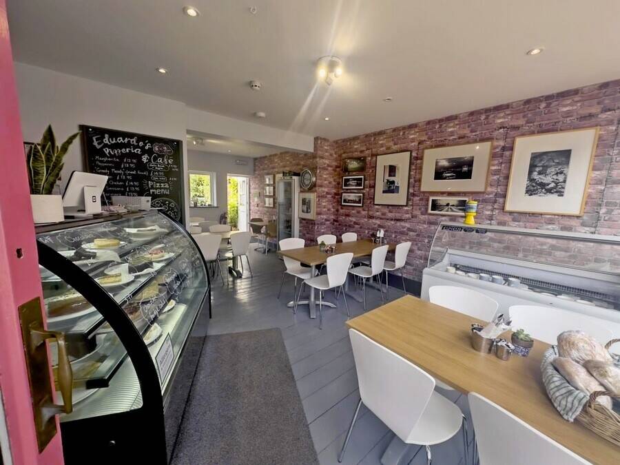 HISTORIC PORLOCK HIGH STREET - FREEHOLD CAFE/PIZZA/TAKEAWAY WITH 3/4 BED HOME Photo 15