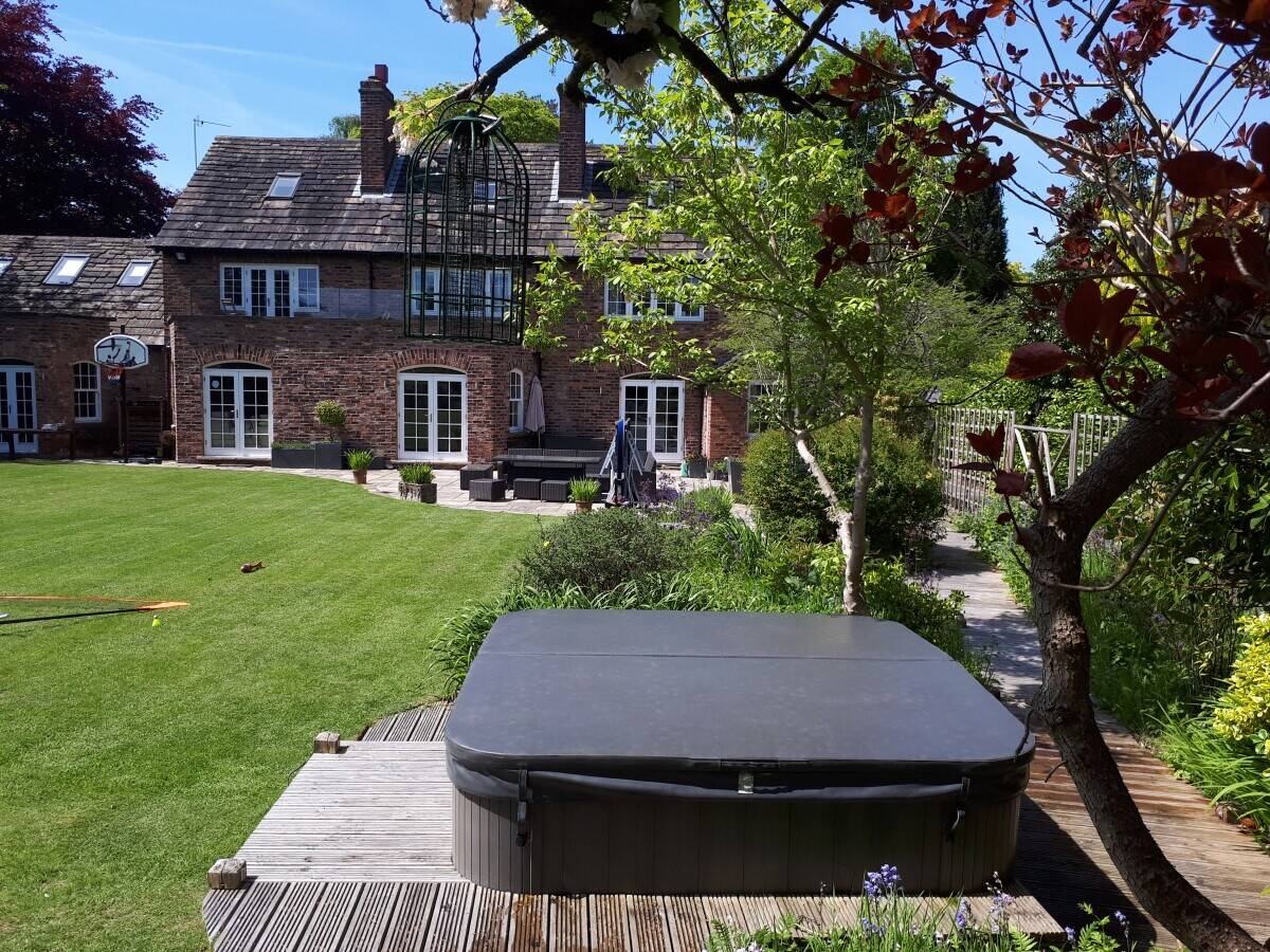 Hot Tub Maintenance Company for Sale in the Cheshire and Surrounding Areas. With Contracts