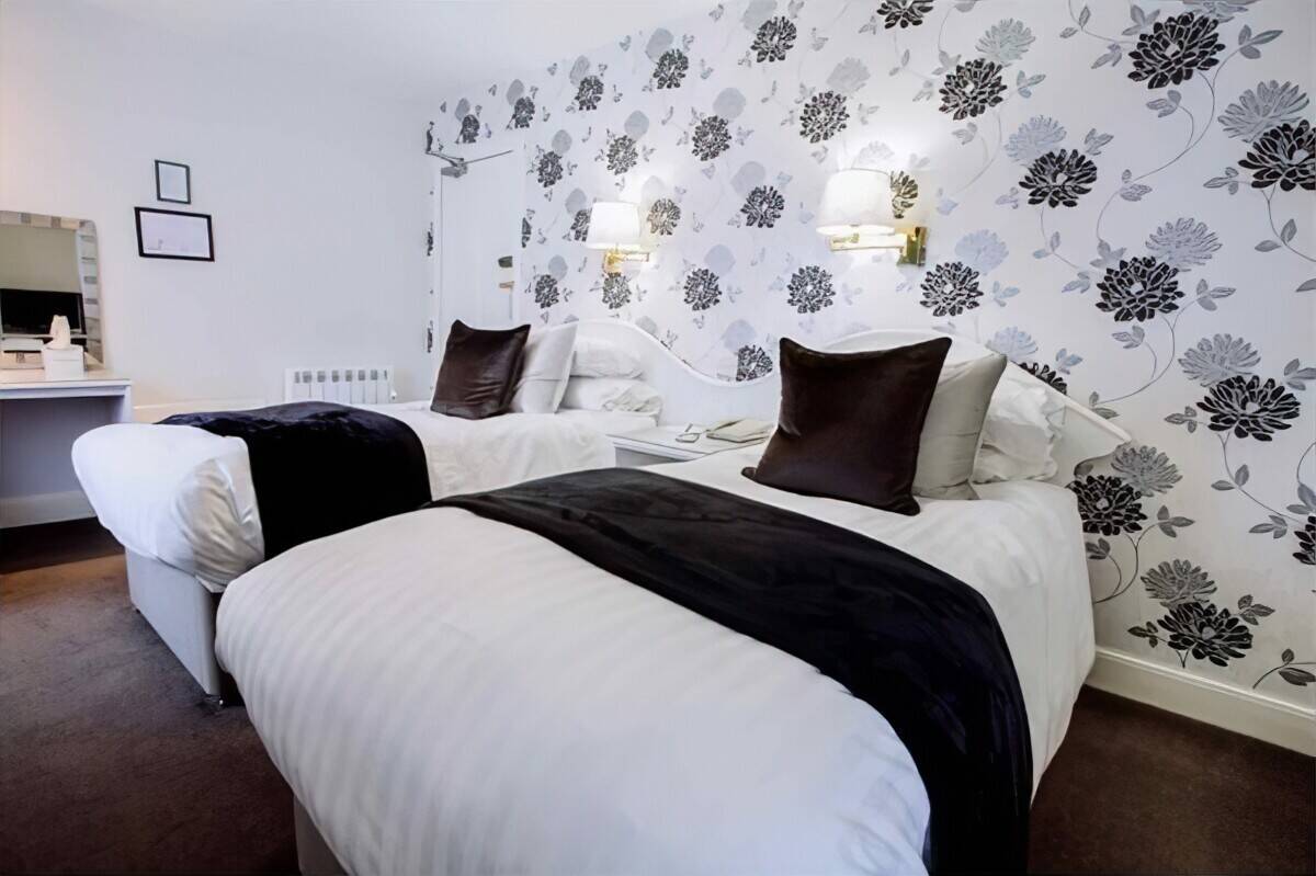 Established 4 star market town hotel, with connections to 