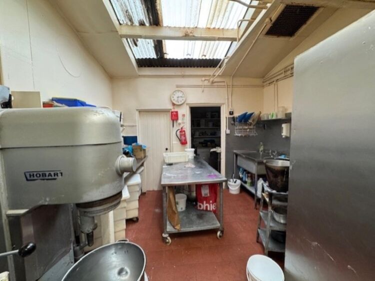 Freehold Bakery Located In Atherstone Photo 15