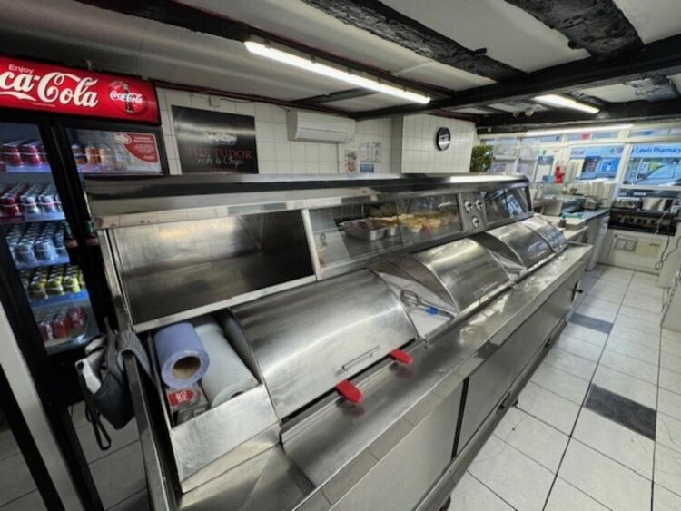 Freehold Fish & Chip Takeaway Located In Gloucestershire Photo 15