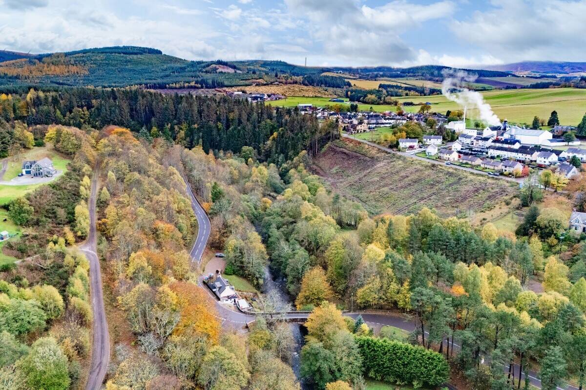 Outstanding Riverside Pub and Self Catering Cottage in the Heart of Malt Whisky Country (ref 1777) Photo 15