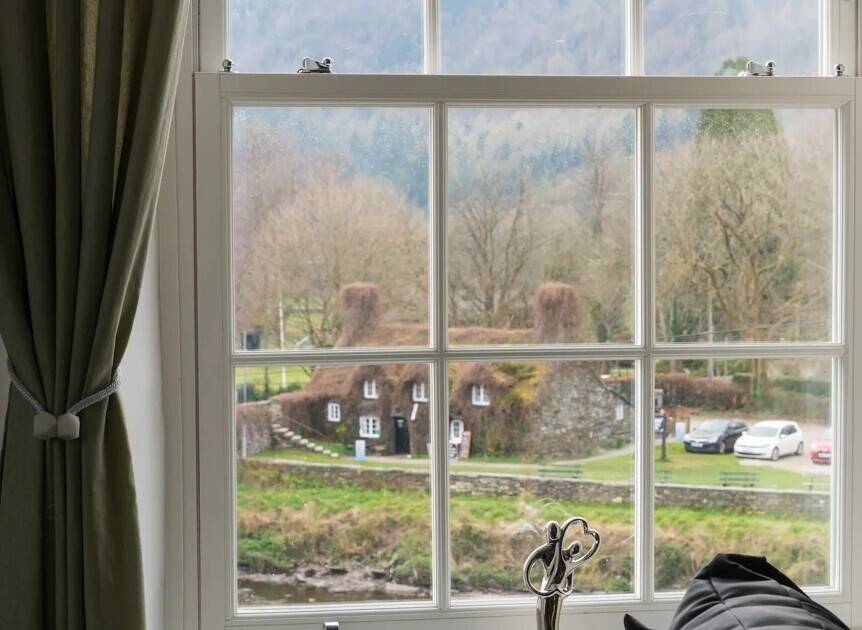 CONWY - FOUR BEAUTIFULLY APPOINTED HOLIDAY APARTMENTS ON THE EDGE OF SNOWDONIA NATIONAL PARK