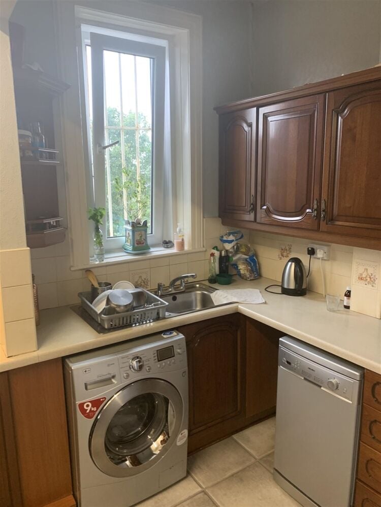 TOWN CENTRE POST OFFICE & STATIONERS WITH FAMILY APARTMENT ON DALBEATTIE HIGH STREET