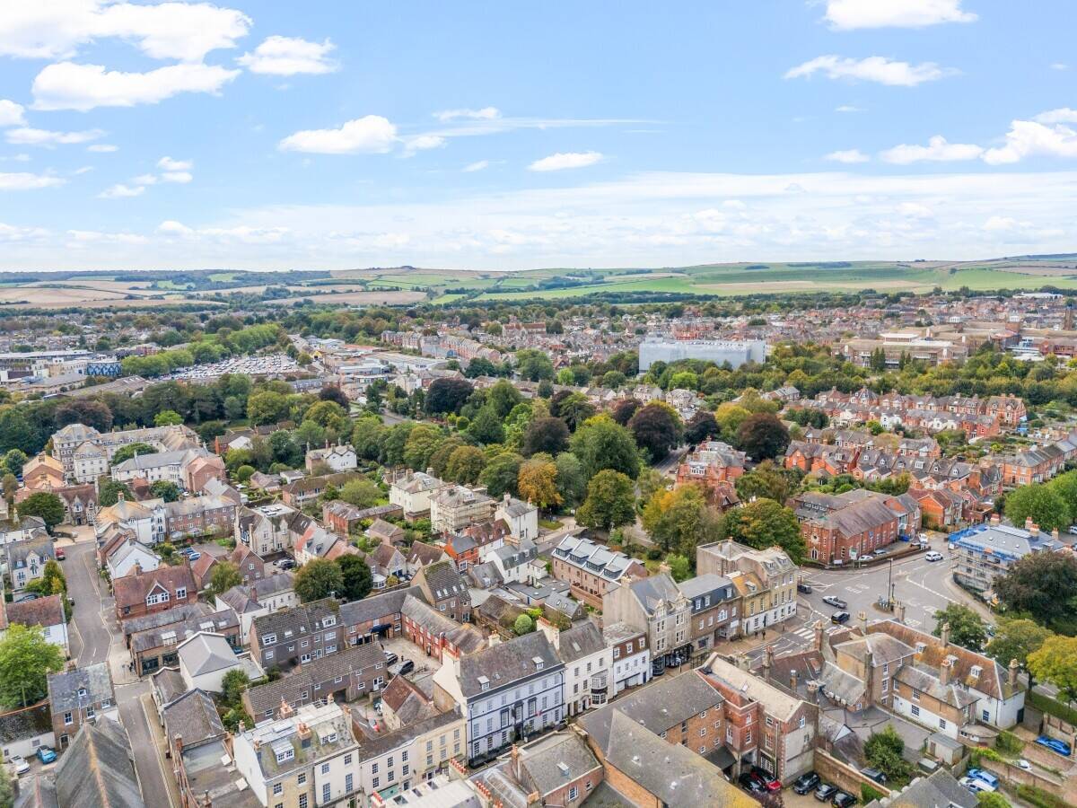 Highly Profitable, Bedroom-Focused, Grade II Listed, Town Centre Hotel - For Sale Photo 15