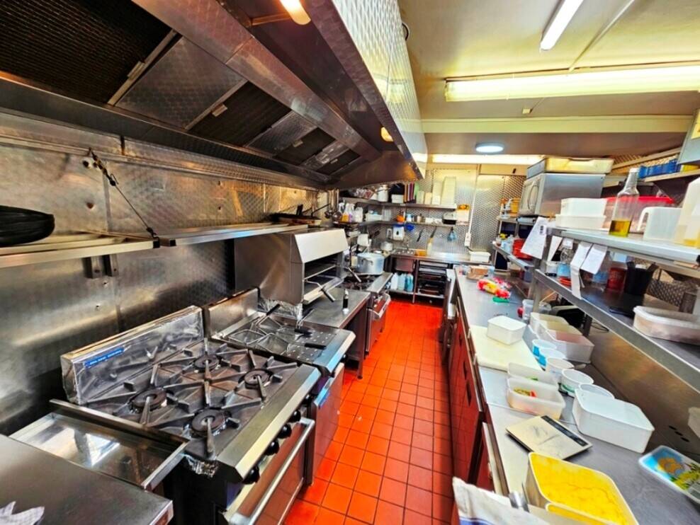 SUPERBLY FITTED 90-COVER RESTAURANT FOR SALE IN SOUTHEND-ON-SEA, ESSEX Photo 15