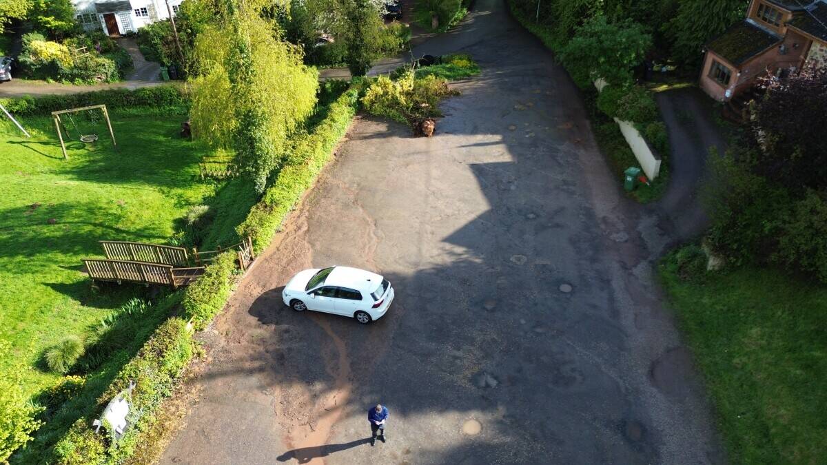 HEREFORDSHIRE - ON THE EDGE OF THE MALVERN HILLS - VILLAGE FREEHOUSE Photo 15