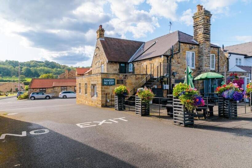 NORTH YORKSHIRE - PROFITABLE PUB & RESTAURANT WITH ELEVEN LETTING BEDROOMS