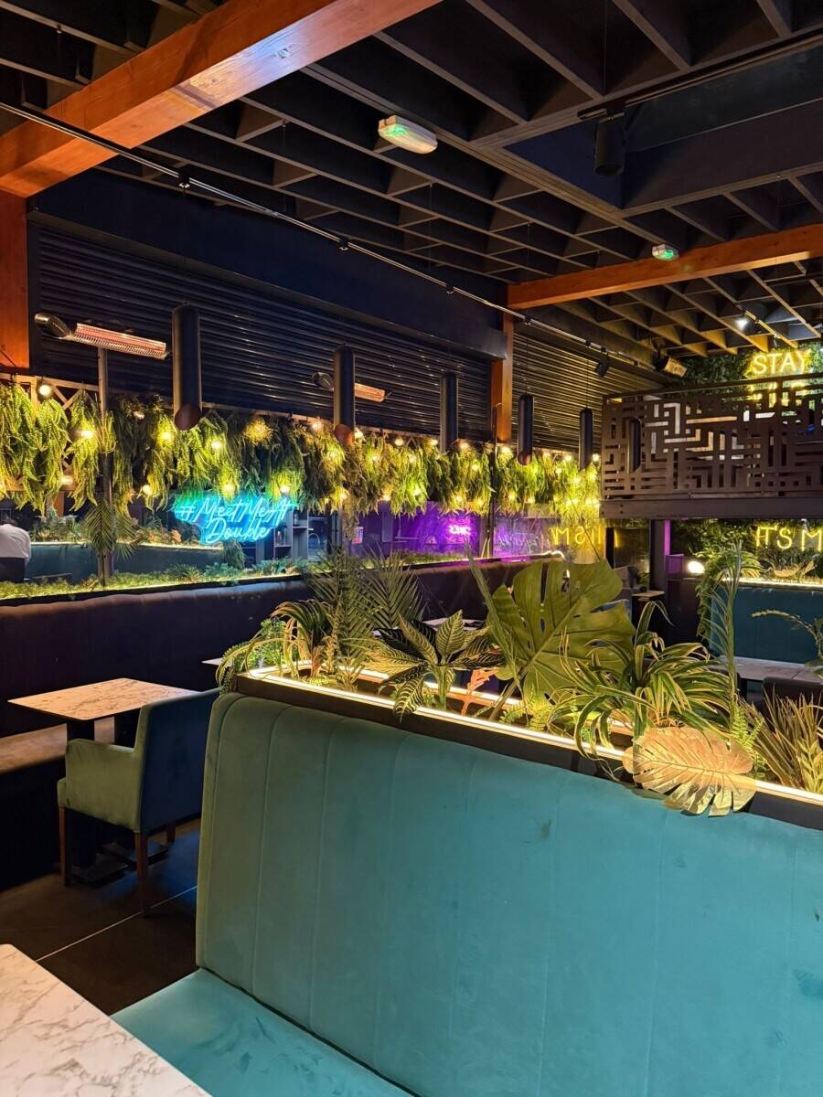 American smoke house and pan Asian restaurant / shisha lounge in turnpike lane
